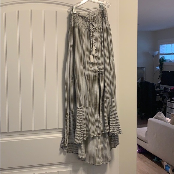 American Eagle Outfitters Dresses & Skirts - American Eagle High Low Skirt American Eagle Outfitters Dresses & Skirts - American Eagle High Low Skirt